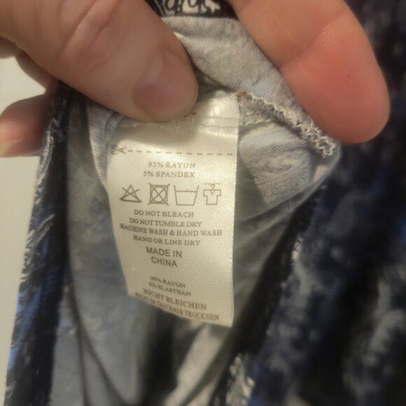 Larace tunic top in blue paisley Size 4x Plus Host Pick - Picture 5 of 5